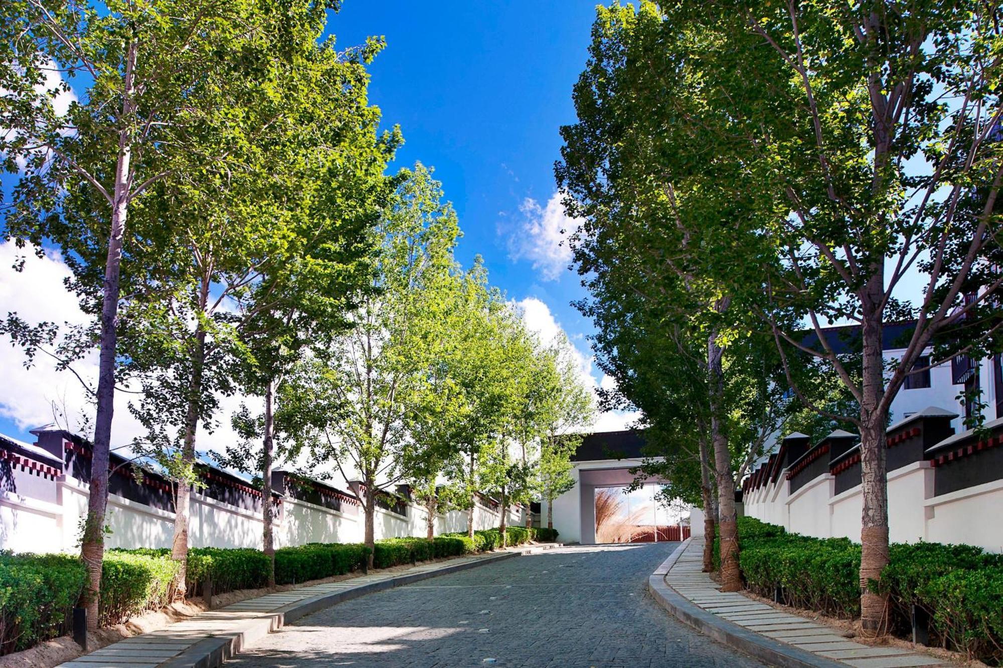 The St. Regis Lhasa Resort Exterior photo
